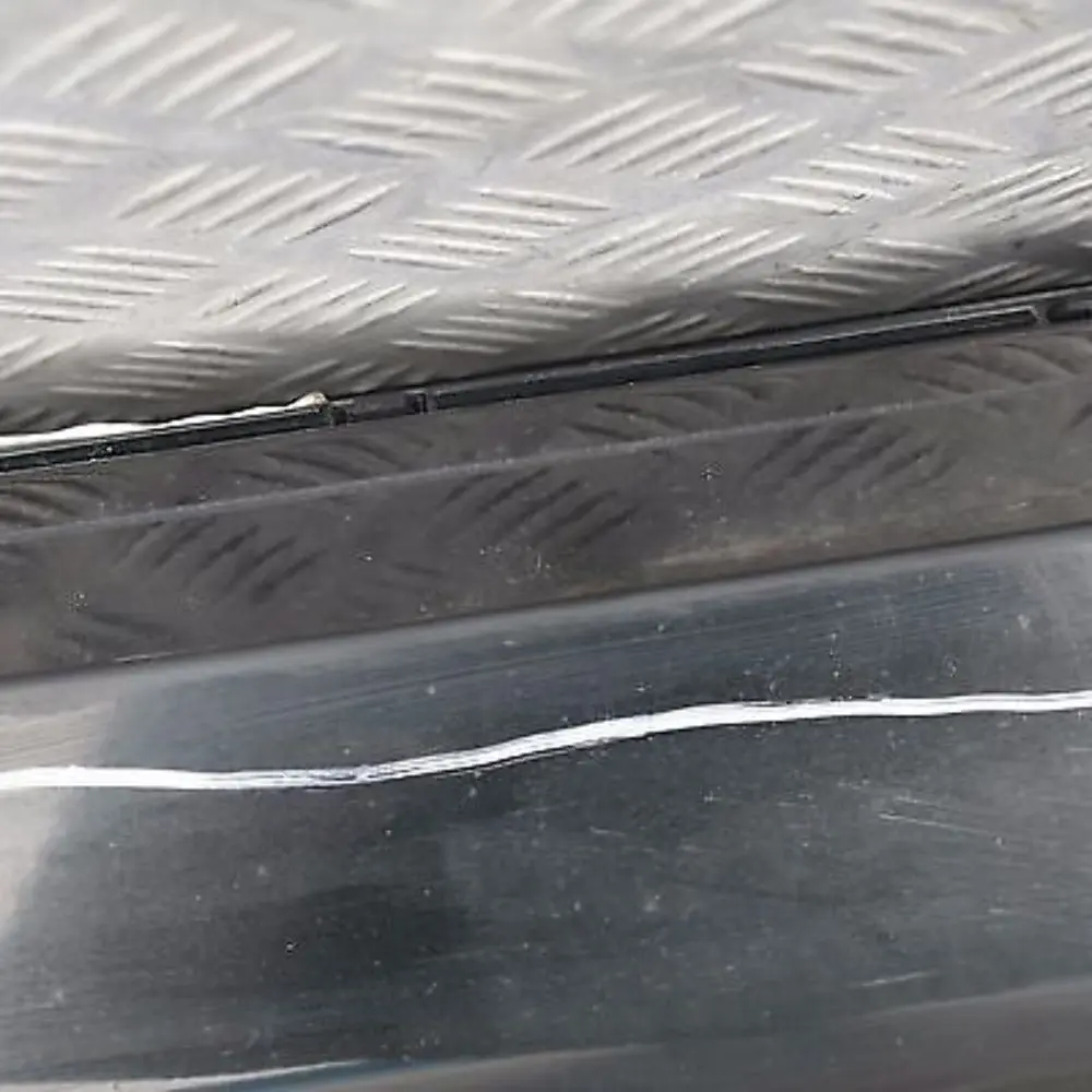 Nakładka próg lewy schwarz II 668 do BMW 1 E87 o numerze 32949 BMW 1 E87 Nakładka próg lewy schwarz II 668 - SKU 0032949-SCH13 - Numer Części 32949