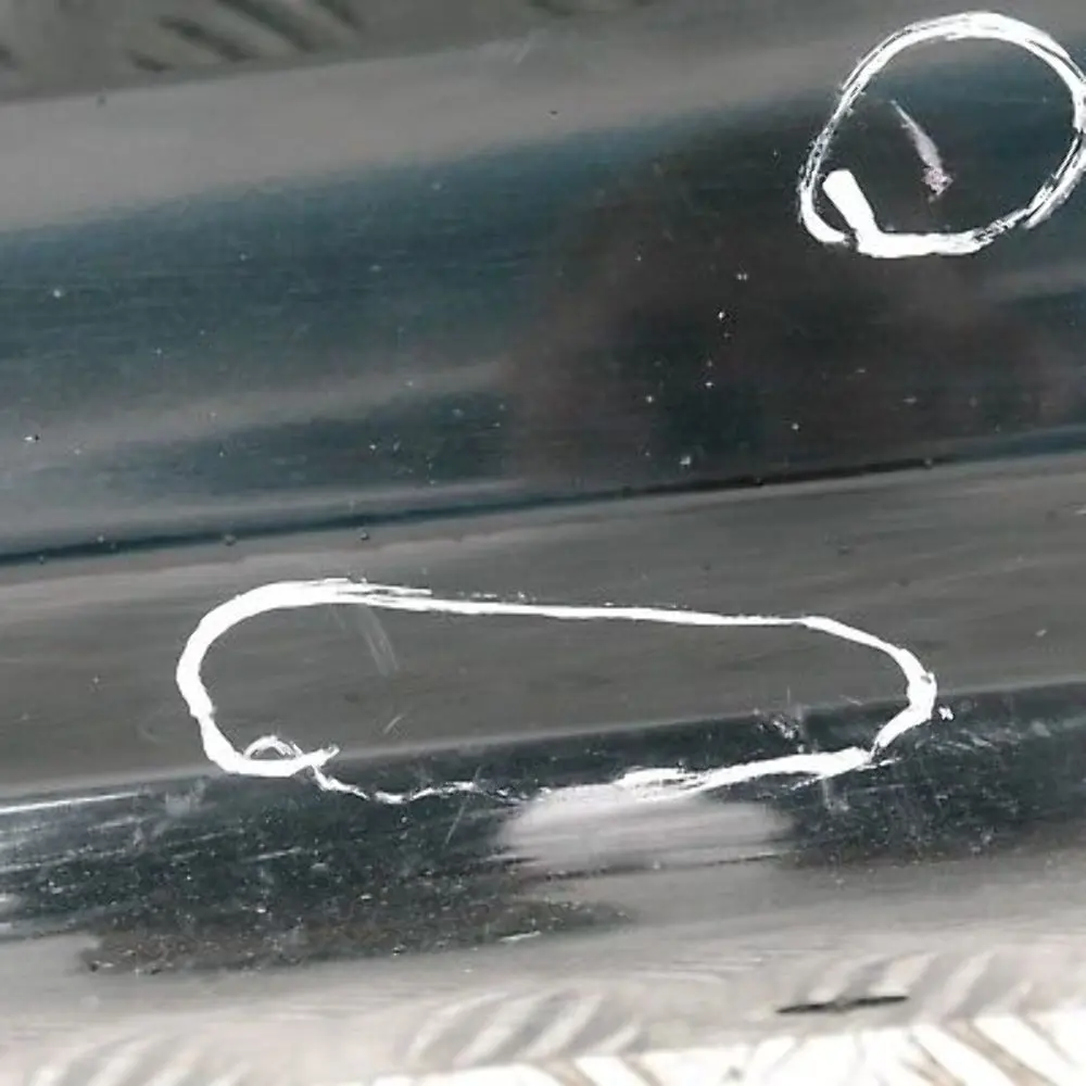 BMW 1 er 15 E87 Schwellerleiste lackiert links Schwarz II - 668 - SKU 0032949-SCH15 - Teilenummer 32949
