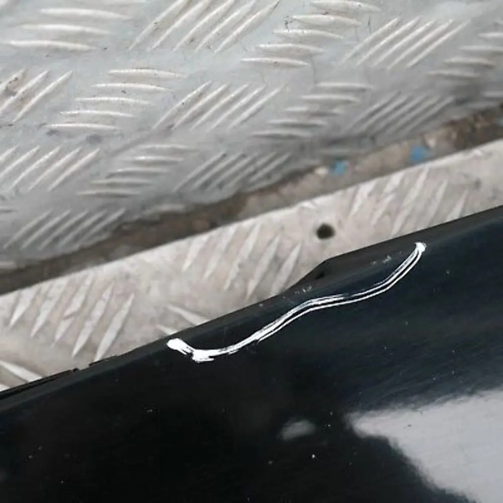 BMW 1 er 15 E87 Schwellerleiste lackiert links Schwarz II - 668 - SKU 0032949-SCH15 - Teilenummer 32949