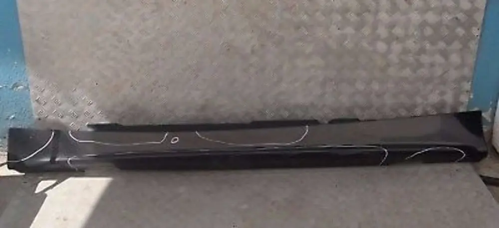 BMW 1 19 E87 Bas de Porte Couverture Seuil a Gauche Noir 2 - SKU 0032949-SCH19 - Numéro de pièce 32949