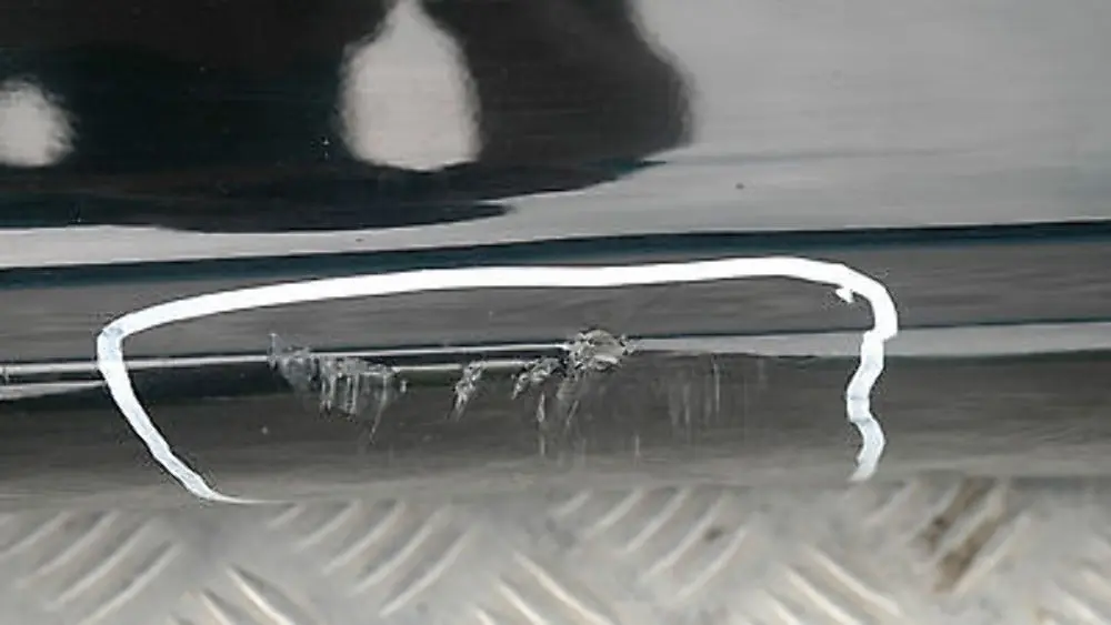 BMW 4 E87 Listón de umbral faldón lateral izquierdo NEGRO 2 SCHWARZ II - 668 - SKU 0032949-SCH4 - Número de pieza 51770032949