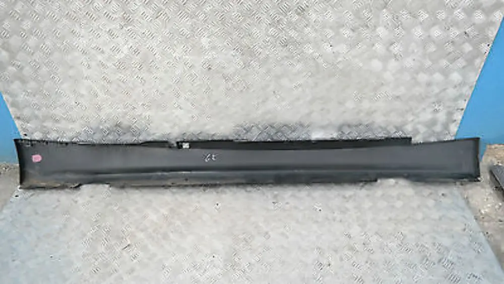 BMW 4 E87 Listón de umbral faldón lateral izquierdo NEGRO 2 SCHWARZ II - 668 - SKU 0032949-SCH4 - Número de pieza 51770032949