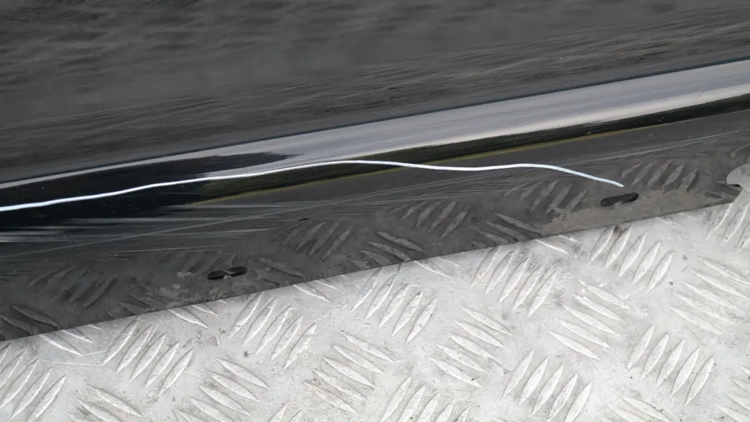 BMW 1 SERIES 7 E87 Sill strip side skirt left N/S BLACK 2 SCHWARZ II - 668 - SKU 0032949-SCH7 - Part number 51770032949