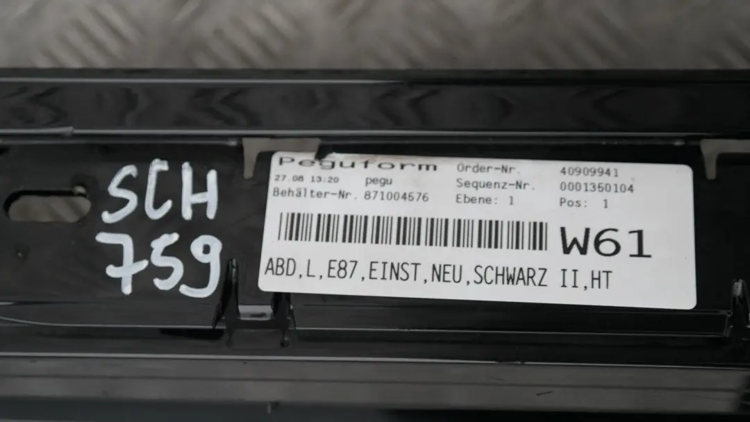 Sill strip side skirt left N/S BLACK 2 SCHWARZ II - 668 to BMW 1 SERIES 8 E87 with Part number 51770032949 BMW 1 SERIES 8 E87 Sill strip side skirt left N/S BLACK 2 SCHWARZ II - 668 - SKU 0032949-SCH8 - Part number 51770032949
