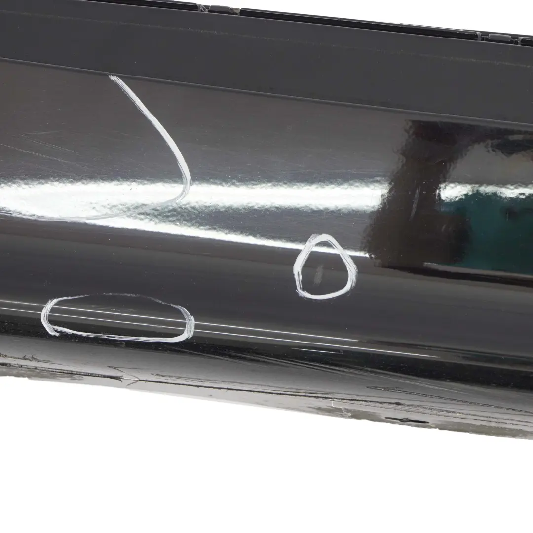 Sill Strip Faldón Lateral Izquierdo Negro 2 Schwarz II - 668 para BMW E87 con número de pieza 51770032949 BMW E87 Sill Strip Faldón Lateral Izquierdo Negro 2 Schwarz II - 668 - SKU 0032949-SCH - Número de pieza 51770032949