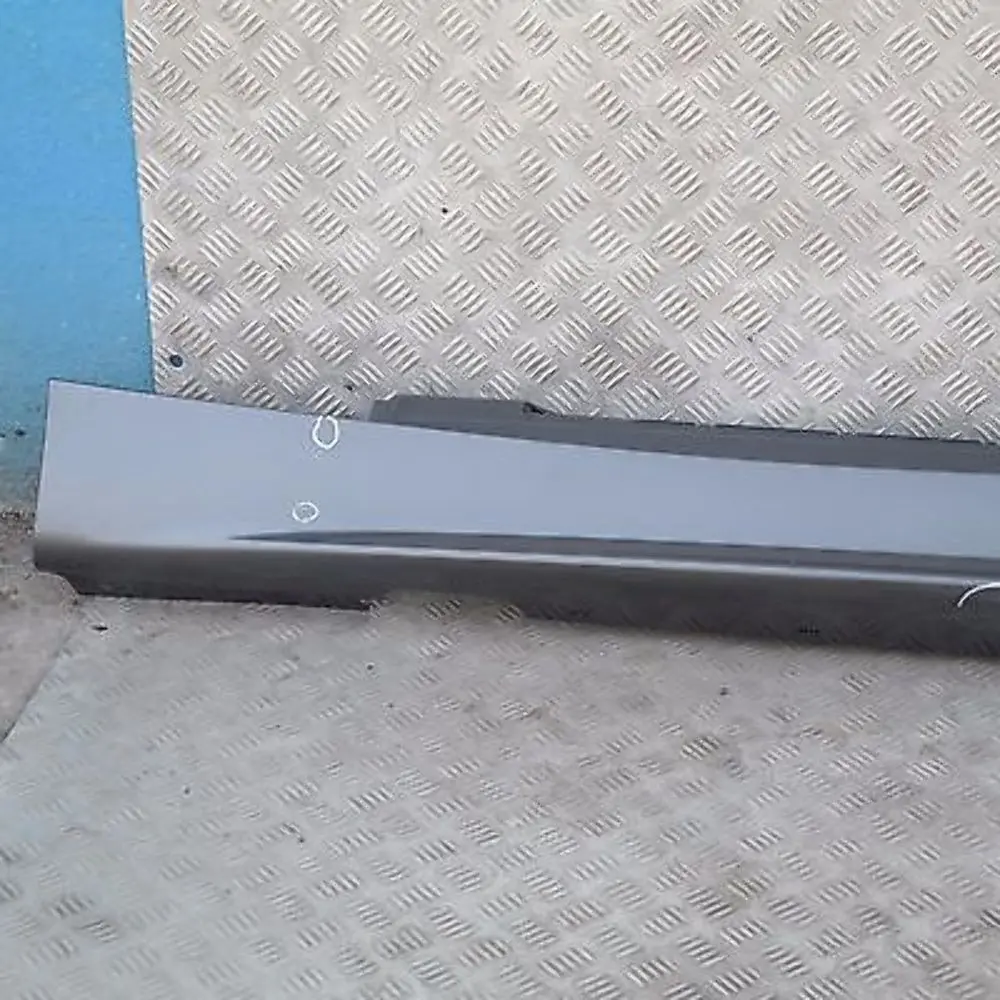 Nakładka próg lewy sparkling graphite A22 do BMW E87 o numerze 51770032949-SG1 BMW E87 Nakładka próg lewy sparkling graphite A22 - SKU 0032949-SG1 - Numer Części 51770032949-SG1