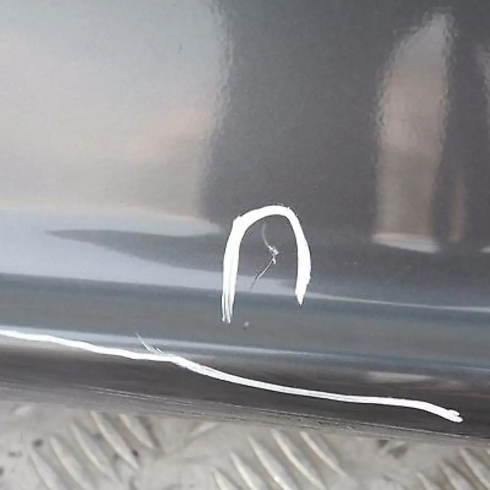 BMW E87 Sill Strip Faldón Lateral Izquierdo Sparkling Graphite Metallic A22 - SKU 0032949-SG1 - Número de pieza 51770032949-SG1