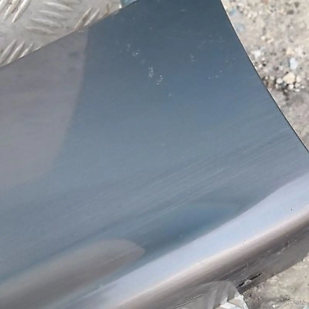 BMW E87 Sill Strip Faldón Lateral Izquierdo Sparkling Graphite Metallic A22 - SKU 0032949-SG1 - Número de pieza 51770032949-SG1