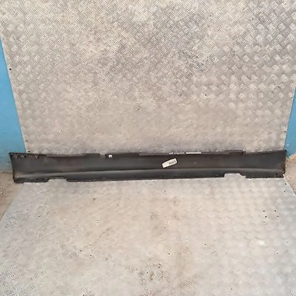 Baguette de seuil jupe latérale gauche Graphite étincelant métallisé A22 pour BMW E87 à propos du numéro de pièce 32949 BMW E87 Baguette de seuil jupe latérale gauche Graphite étincelant métallisé A22 - SKU 0032949-SG11 - Numéro de pièce 32949