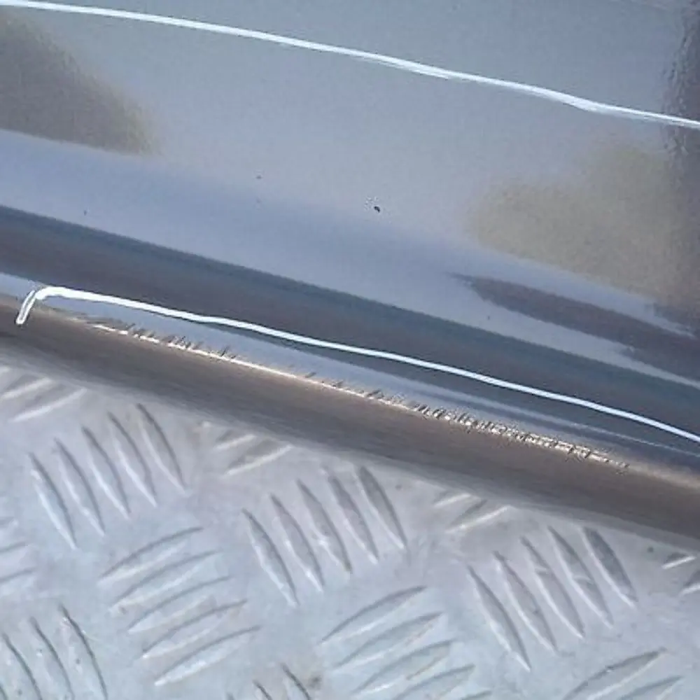 BMW E87 Faldón lateral izquierdo Sparkling Graphite Metallic - SKU 0032949-SG14 - Número de pieza 32949
