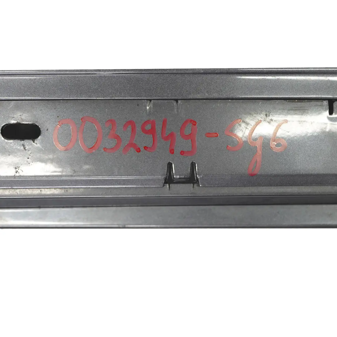 BMW E87 Bas de Porte Couverture Seuil a Gauche Sparkling Graphit - A22 - SKU 0032949-SG6 - Numéro de pièce 0032949