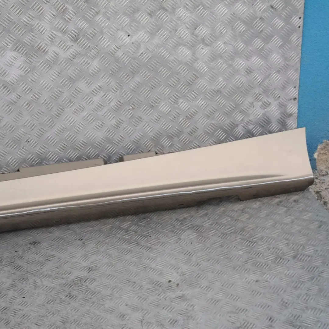 Sill Strip Faldón Lateral Izquierdo Sonora Metallic - A23 para BMW E87 con número de pieza 51770032949 BMW E87 Sill Strip Faldón Lateral Izquierdo Sonora Metallic - A23 - SKU 0032949-SON - Número de pieza 51770032949