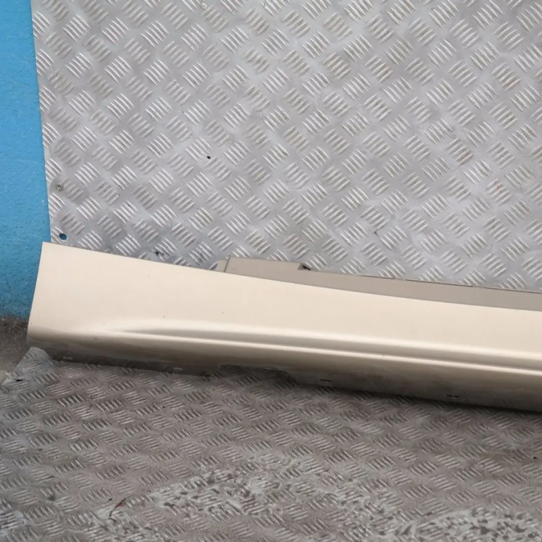 Listello Portiera Apertura Gonna SX Sonora Metallizzato A23 per BMW E87 con numero di parte 51770032949 BMW E87 Listello Portiera Apertura Gonna SX Sonora Metallizzato A23 - SKU 0032949-SON1 - Numero di parte 51770032949