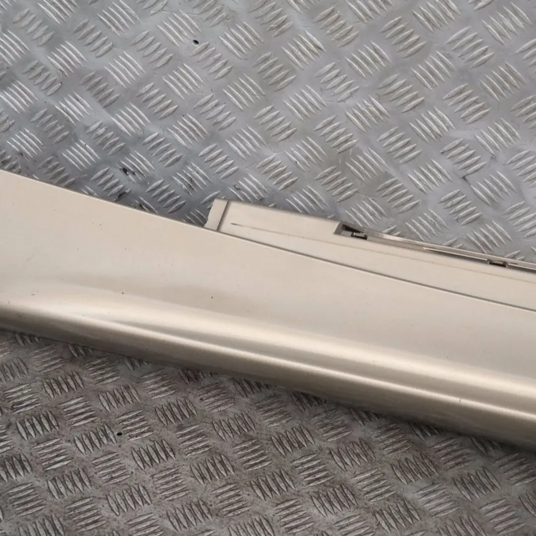Listello Portiera Apertura Gonna SX Sonora Metallizzato A23 per BMW E87 con numero di parte 51770032949 BMW E87 Listello Portiera Apertura Gonna SX Sonora Metallizzato A23 - SKU 0032949-SON1 - Numero di parte 51770032949