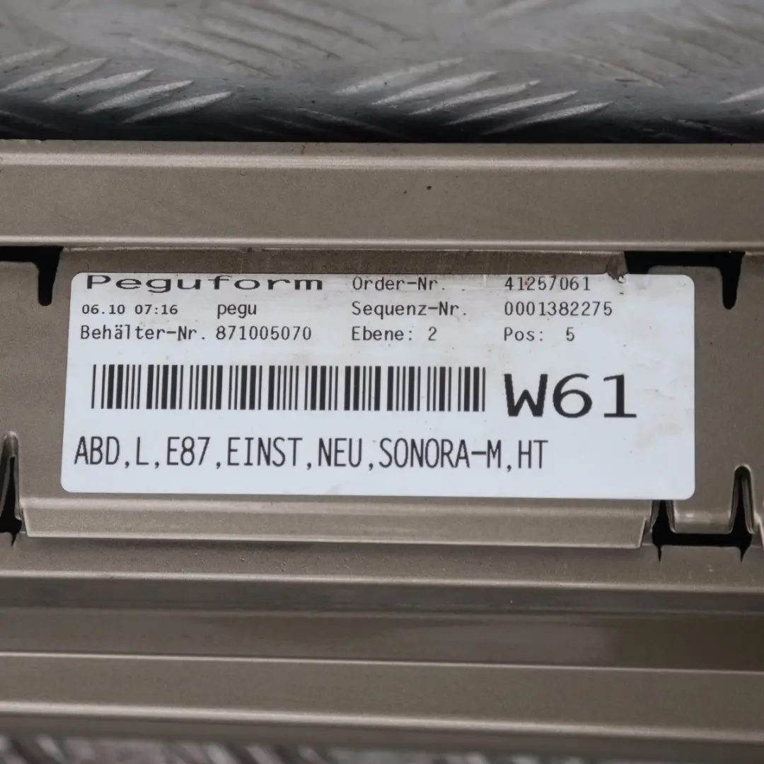 Listello Portiera Apertura Gonna SX Sonora Metallizzato A23 per BMW E87 con numero di parte 51770032949 BMW E87 Listello Portiera Apertura Gonna SX Sonora Metallizzato A23 - SKU 0032949-SON1 - Numero di parte 51770032949