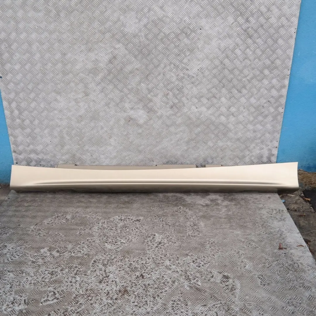 Listón de umbral faldón lateral izquierdo Sonora metalizado - A23 para BMW E87 con número de pieza 51770032949 BMW E87 Listón de umbral faldón lateral izquierdo Sonora metalizado - A23 - SKU 0032949-SON1 - Número de pieza 51770032949