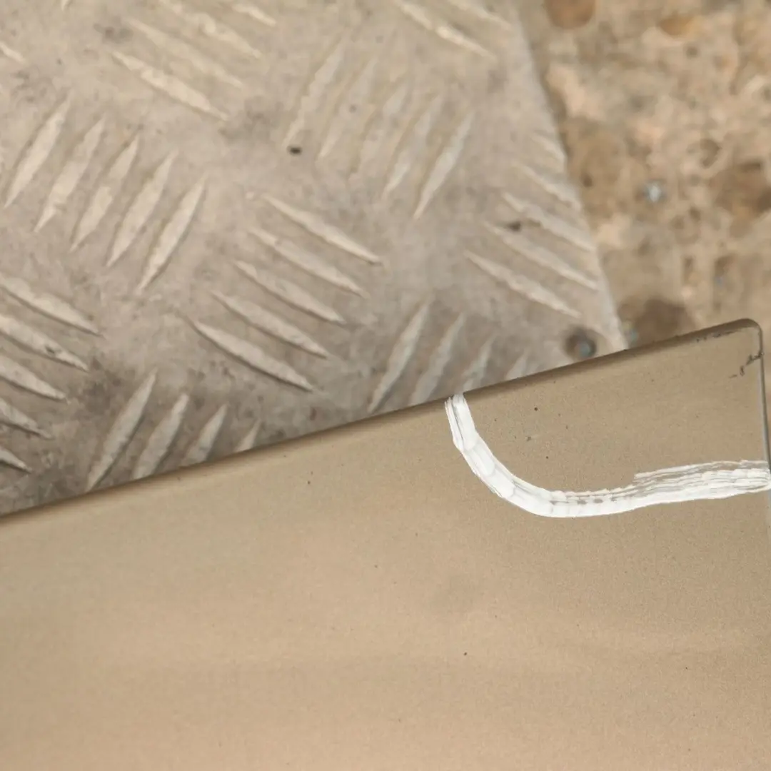 Sill Strip Side Skirt Left Sonora Metallic - A23 para BMW 3 E87 con número de pieza 51770032949 BMW 3 E87 Sill Strip Side Skirt Left Sonora Metallic - A23 - SKU 0032949-SON3 - Número de pieza 51770032949