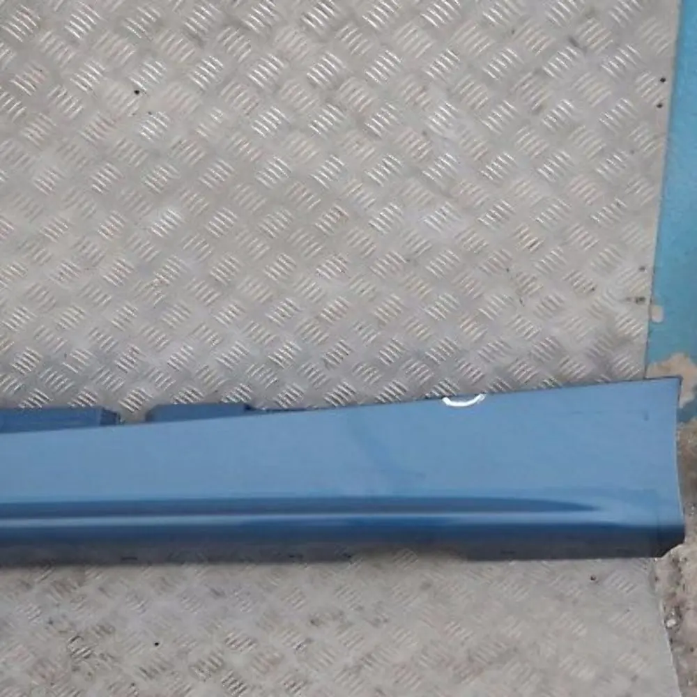 BMW 1 11 E87 Bas de Porte Couverture Seuil a Gauche Bleu de Sydney Bleu A19 - SKU 0032949-SYD11 - Numéro de pièce 32949
