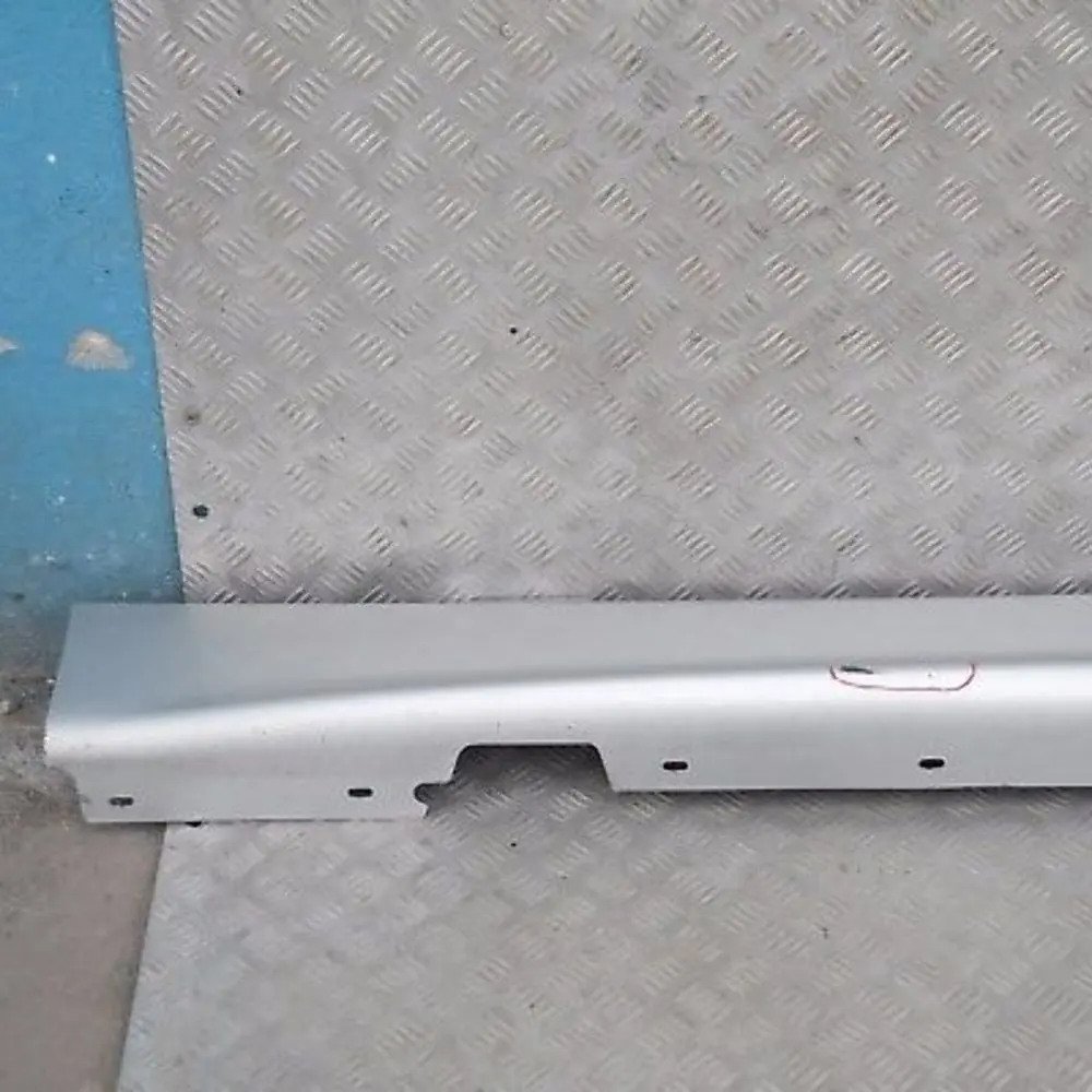 Bas de porte Couverture Seuil argent titane gauche Sliber pour BMW 1 er E87 à propos du numéro de pièce 32949 BMW 1 er E87 Bas de porte Couverture Seuil argent titane gauche Sliber - SKU 0032949-TS15 - Numéro de pièce 32949