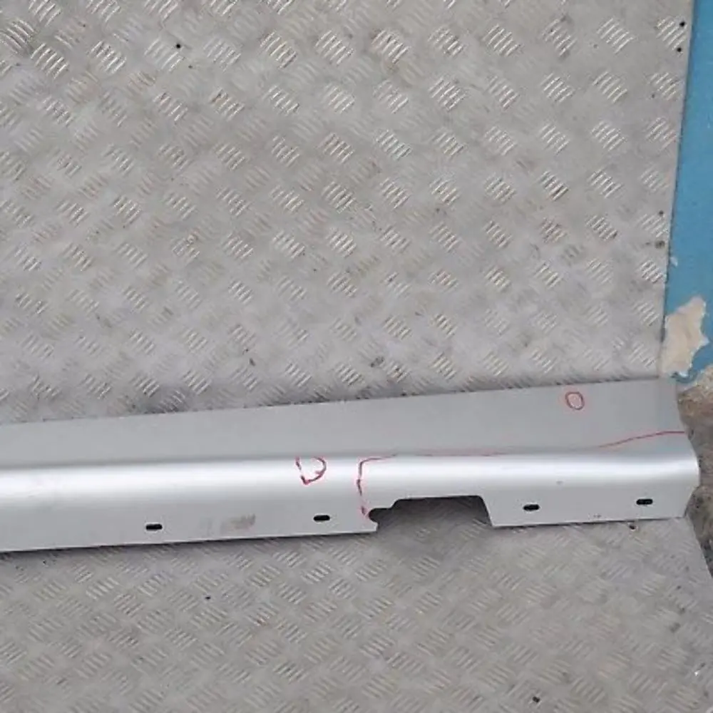 BMW 1 er E87 Bas de porte Couverture Seuil argent titane gauche Sliber - SKU 0032949-TS15 - Numéro de pièce 32949