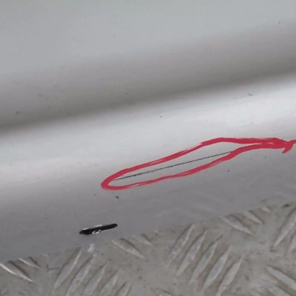 Nakładka próg lewy titansilber 354 do BMW E87 o numerze 32949 BMW E87 Nakładka próg lewy titansilber 354 - SKU 0032949-TS15 - Numer Części 32949