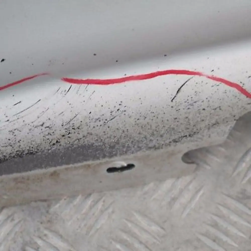 Nakładka próg lewy titansilber 354 do BMW E87 o numerze 32949 BMW E87 Nakładka próg lewy titansilber 354 - SKU 0032949-TS16 - Numer Części 32949