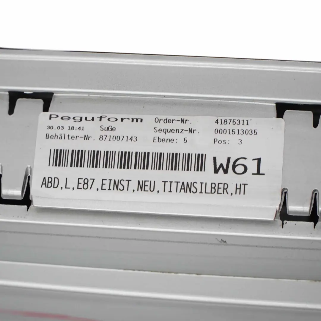 listwa nakładka próg lewy titansilber 354 do BMW E87 o numerze 51770032949 BMW E87 listwa nakładka próg lewy titansilber 354 - SKU 0032949-TS1 - Numer Części 51770032949
