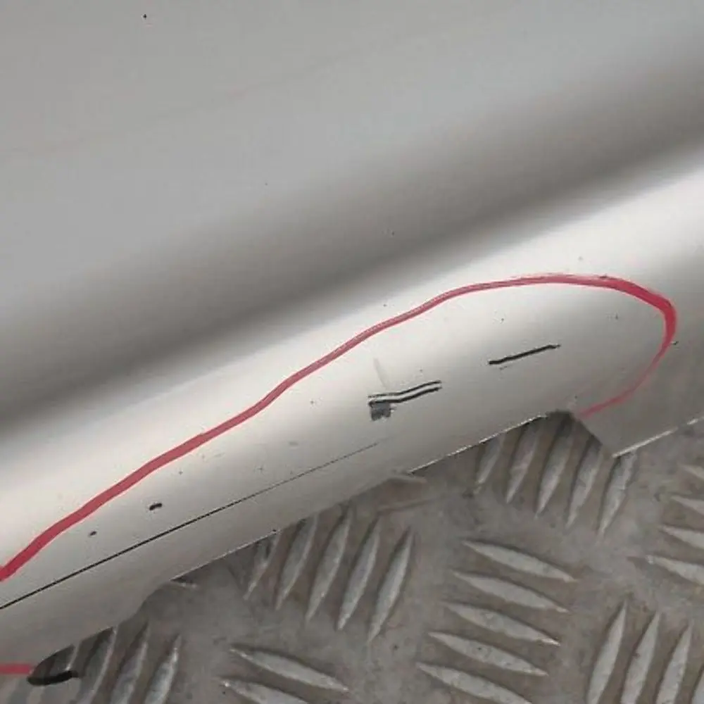 BMW 1 SERIES 21 E87 Schwellerleiste Lackiert Links Titansilber Metallic Silver - SKU 0032949-TS21 - Teilenummer 32949