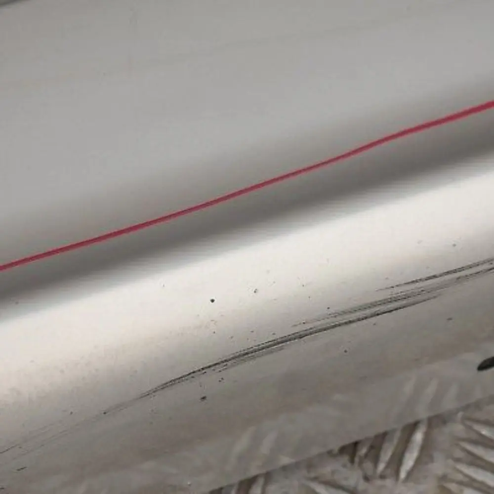 Nakładka próg lewy titansilber 354 do BMW 1 E87 o numerze 32949 BMW 1 E87 Nakładka próg lewy titansilber 354 - SKU 0032949-TS21 - Numer Części 32949