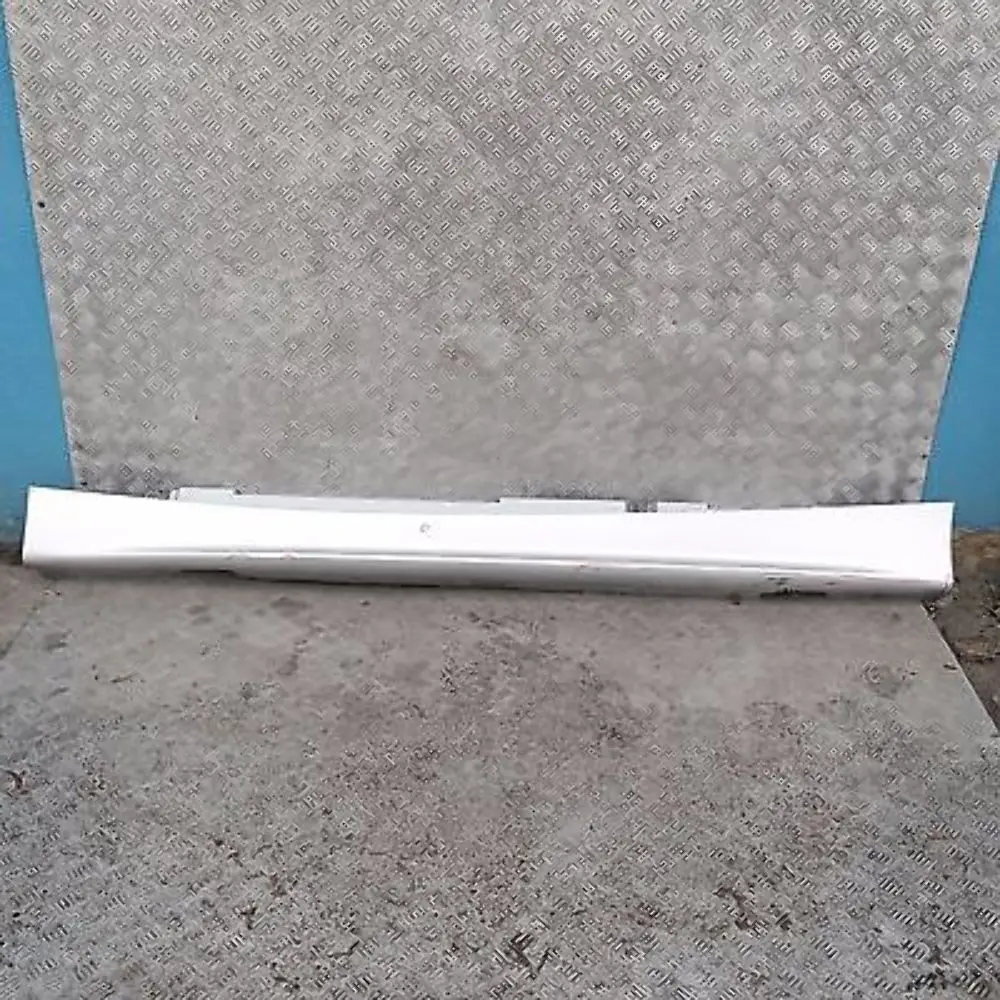 Bas de Porte Couverture Seuil a Gauche Argent Titane Argent pour BMW 1 E87 à propos du numéro de pièce 51770032949 BMW 1 E87 Bas de Porte Couverture Seuil a Gauche Argent Titane Argent - SKU 0032949-TS3 - Numéro de pièce 51770032949