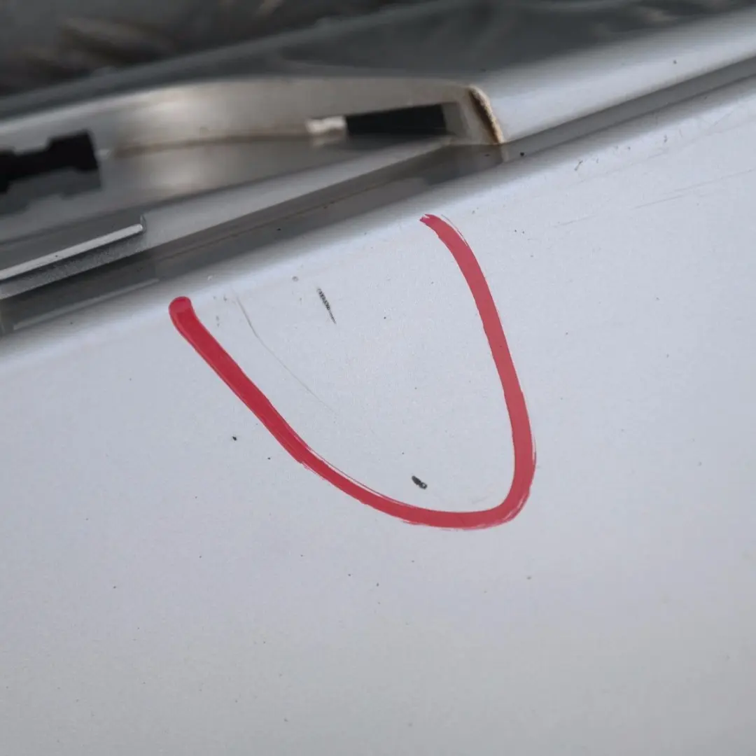 Sill Strip Faldón Lateral Izquierdo Titansilber Metallic - 354 para BMW E87 con número de pieza 51770032949 BMW E87 Sill Strip Faldón Lateral Izquierdo Titansilber Metallic - 354 - SKU 0032949-TS4 - Número de pieza 51770032949