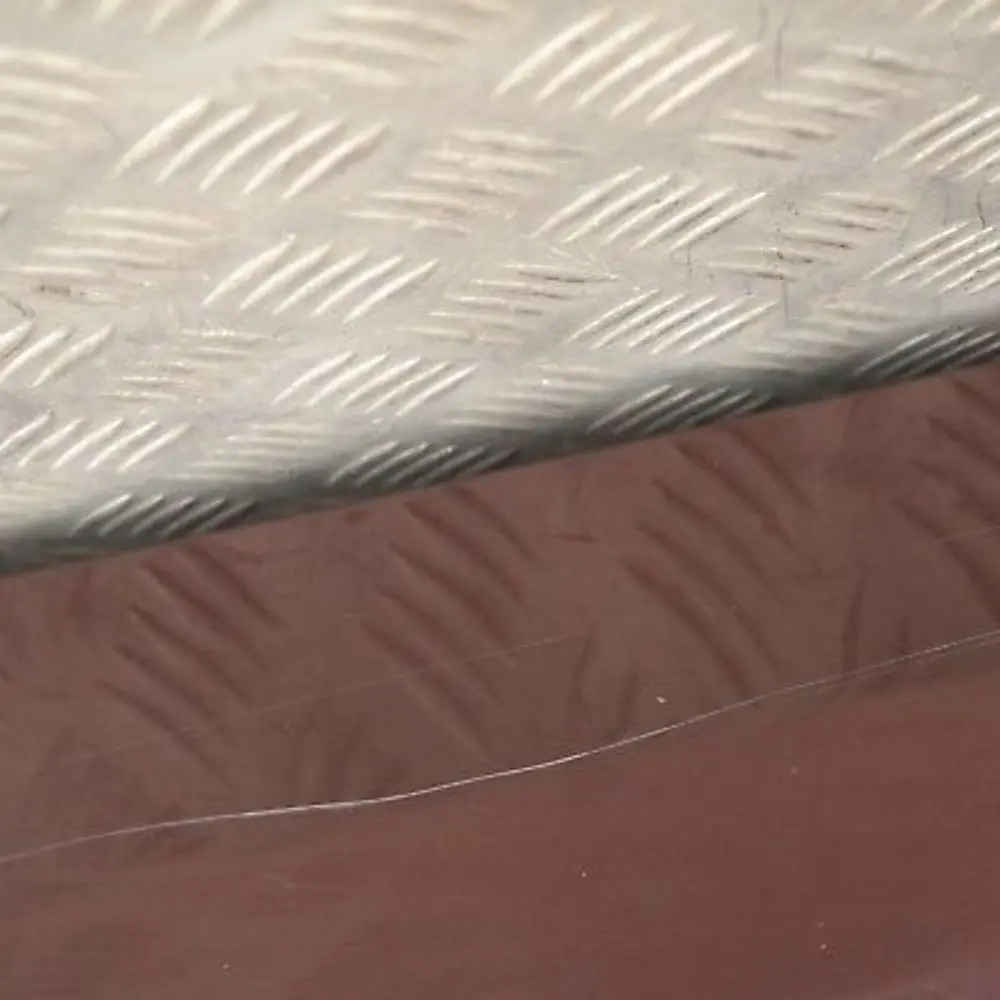 Listello Portiera Apertura Gonna Destra Barrique Rosso - A41 per BMW E90 E91 con numero di parte 32950 BMW E90 E91 Listello Portiera Apertura Gonna Destra Barrique Rosso - A41 - SKU 0032950-BAQ - Numero di parte 32950