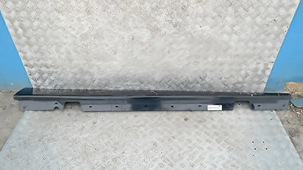 Listwa Progowa Boczna Prawa Carbonschwarz Metallic 416 do BMW E90 E91 o numerze 32950 BMW E90 E91 Listwa Progowa Boczna Prawa Carbonschwarz Metallic 416 - SKU 0032950-CAR - Numer Części 32950