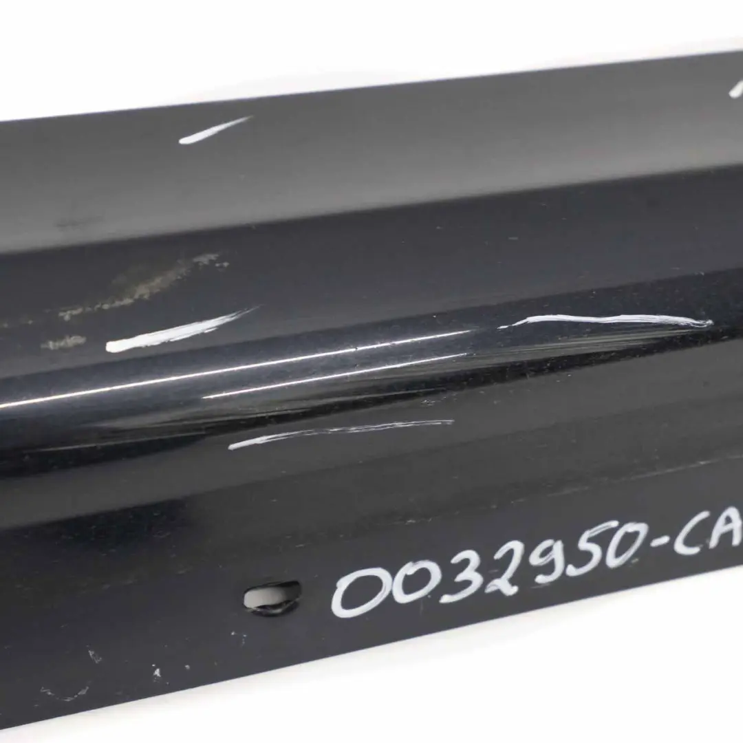 BMW E90 E91 Bas de Porte Bouchon Droit Noir de Carbone Metallique 416 - SKU 0032950-CAR1 - Numéro de pièce 0032950