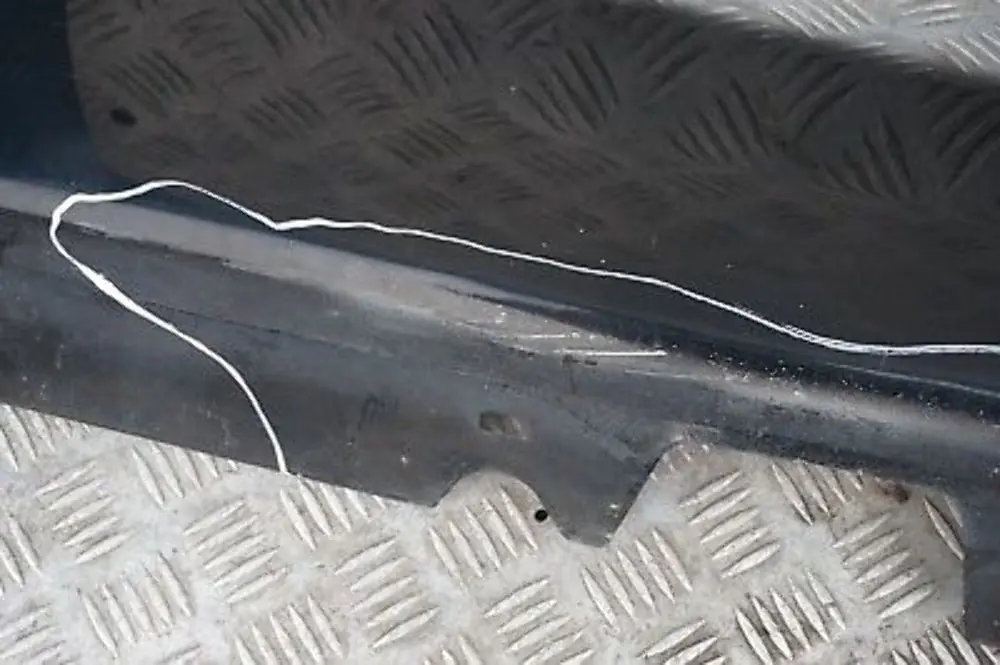 BMW 3 SERIES 4 E90 E91 Sill strip side skirt right O/S Schwarz Black 2 - 668 - SKU 0032950-SCH4 - Part number 32950