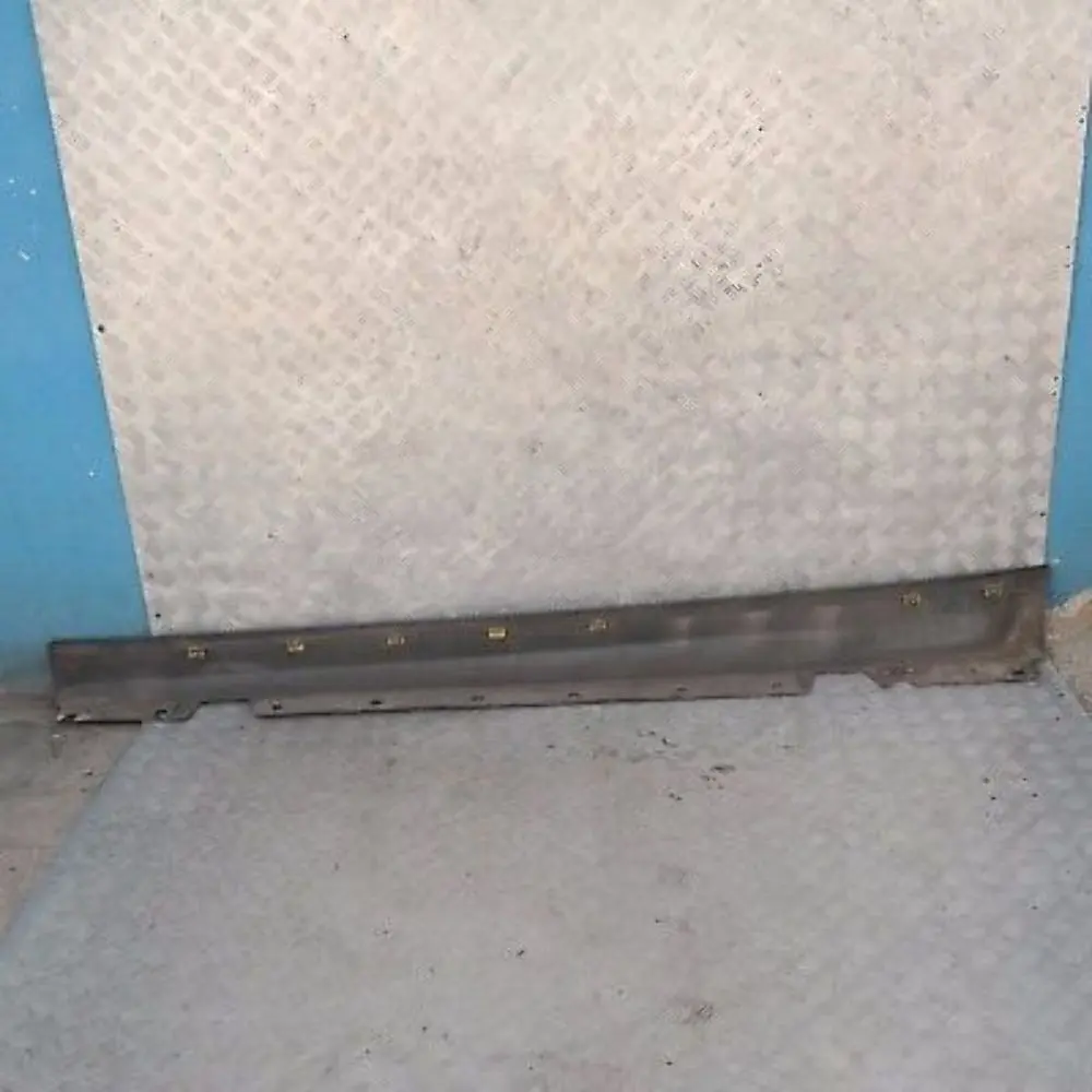 Schwellerleiste Blende Schweller rechts Schwarz 2 für BMW 3 er E90 E91 mit Teilenummer 32950 BMW 3 er E90 E91 Schwellerleiste Blende Schweller rechts Schwarz 2 - SKU 0032950-SCH6 - Teilenummer 32950