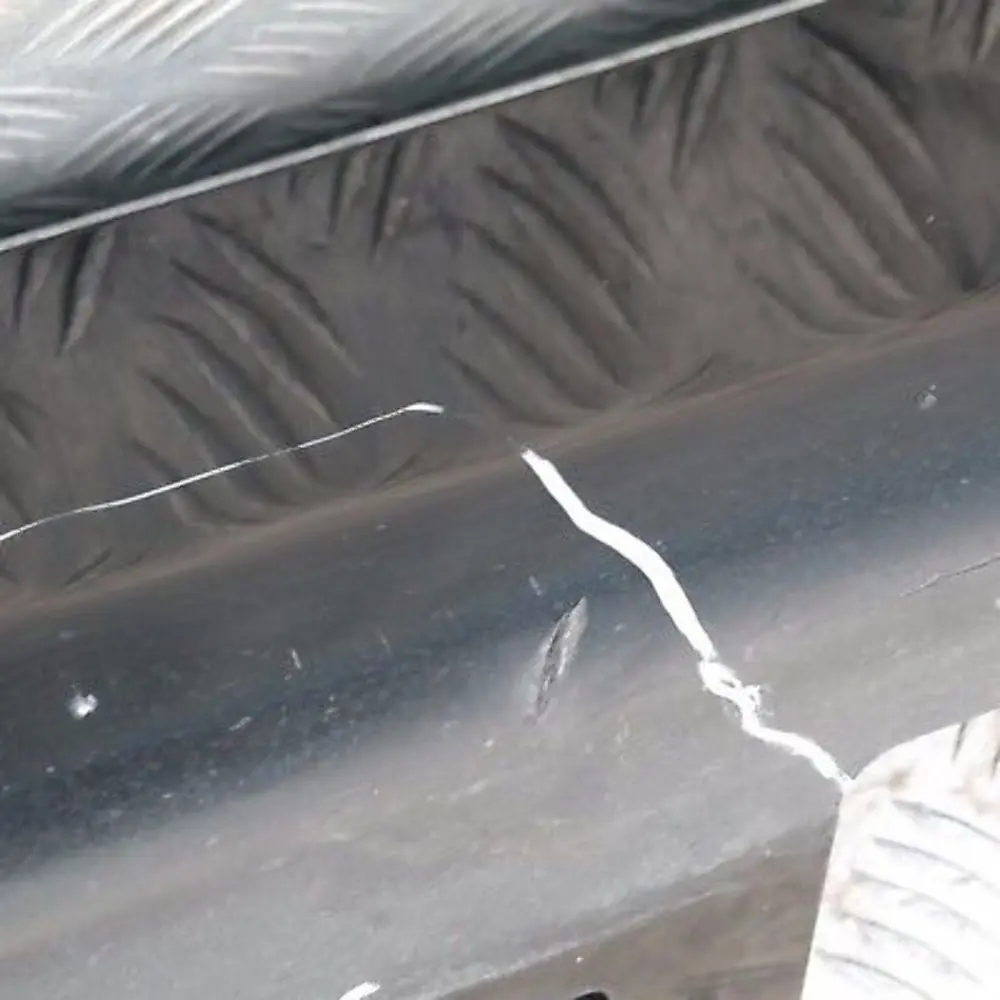 listwa nakładka próg prawy schwarz II 668 do BMW E90 o numerze 32950 BMW E90 listwa nakładka próg prawy schwarz II 668 - SKU 0032950-SCH6 - Numer Części 32950