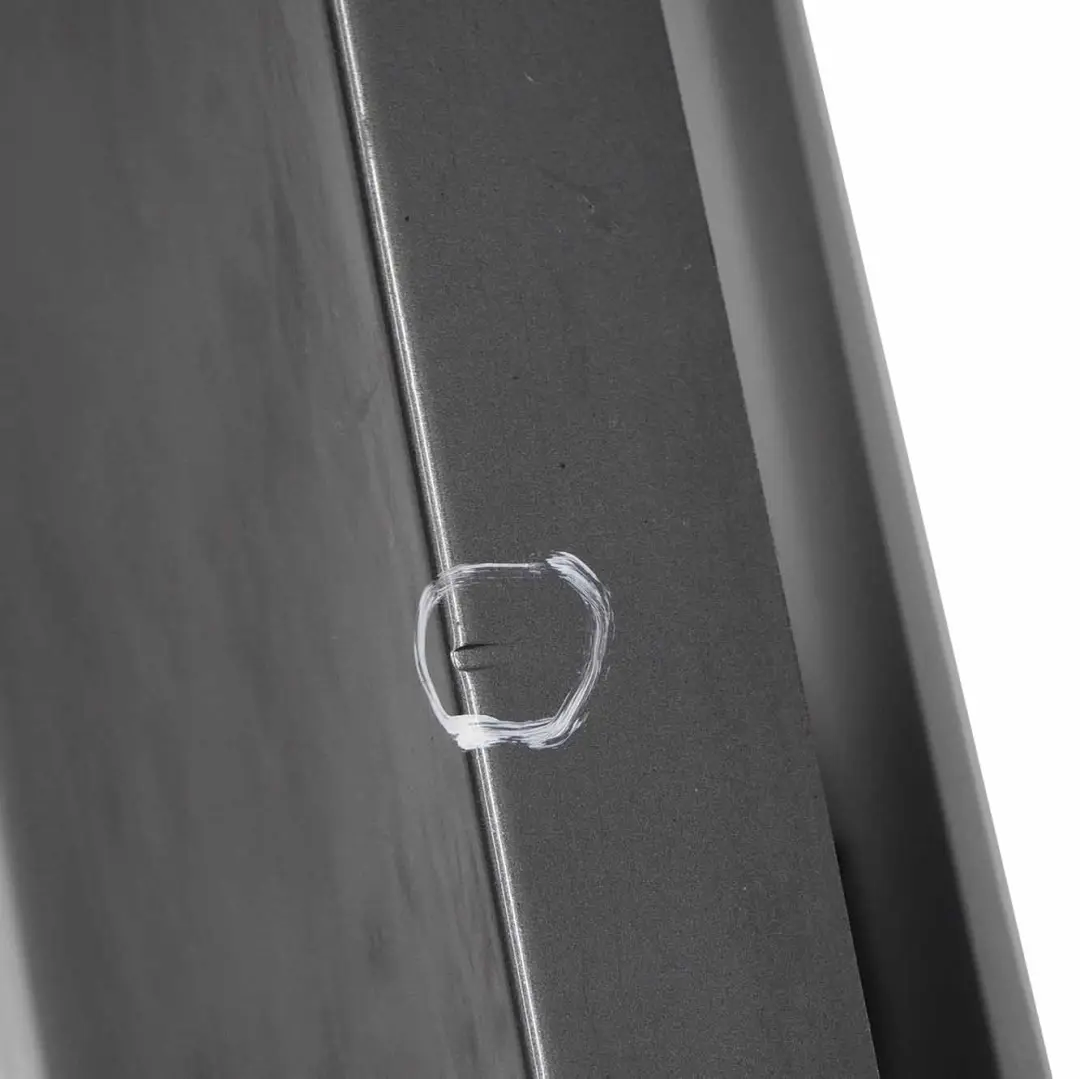 Sill Strip Faldon Lateral Derecho Sparkling Graphite - A22 para BMW E90 E91 con número de pieza 0032950 BMW E90 E91 Sill Strip Faldon Lateral Derecho Sparkling Graphite - A22 - SKU 0032950-SG2 - Número de pieza 0032950