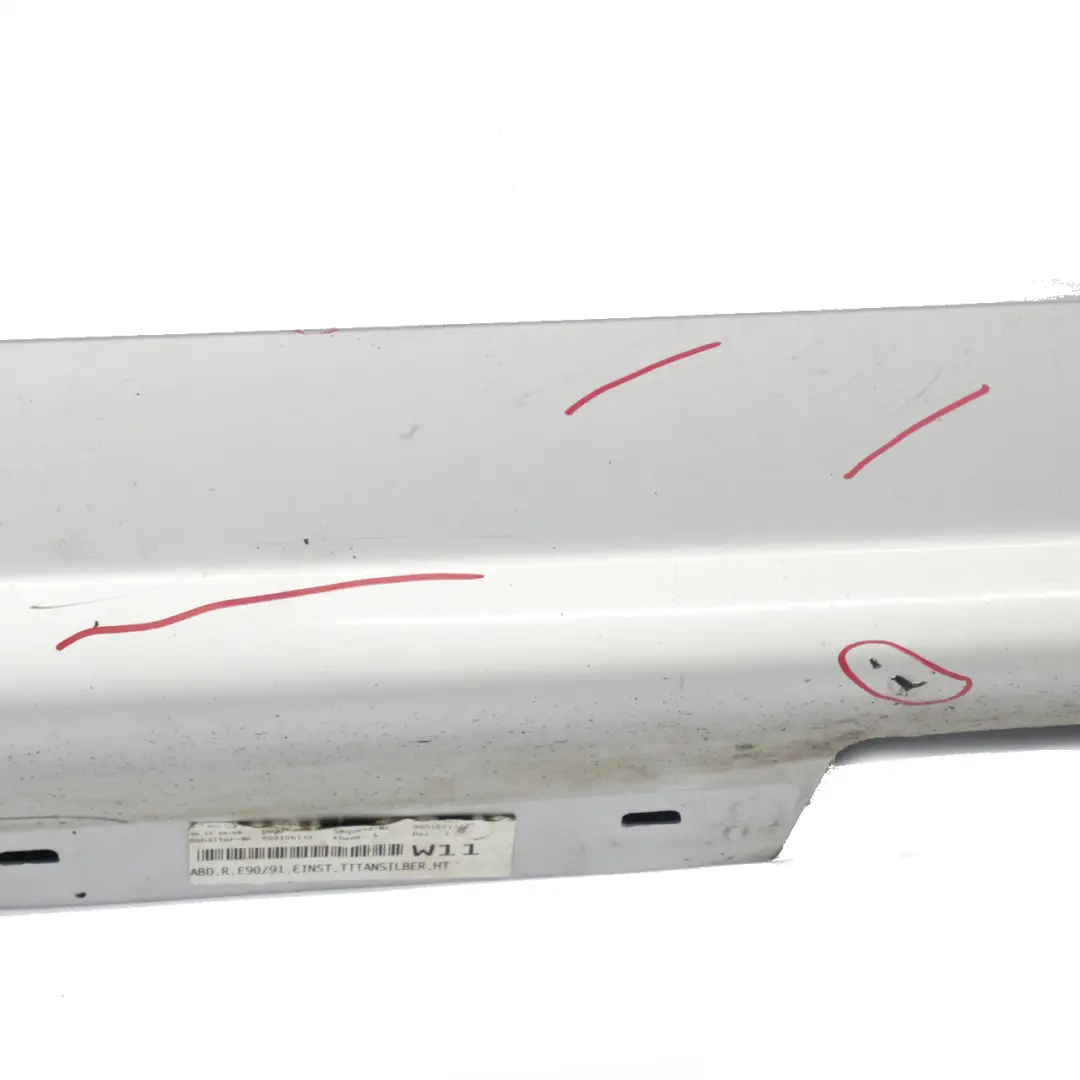 Sill Strip Faldón lateral derecho Titansilber Metallic Silver- 354 para BMW E90 E91 con número de pieza 51770032950 BMW E90 E91 Sill Strip Faldón lateral derecho Titansilber Metallic Silver- 354 - SKU 0032950-TS2 - Número de pieza 51770032950