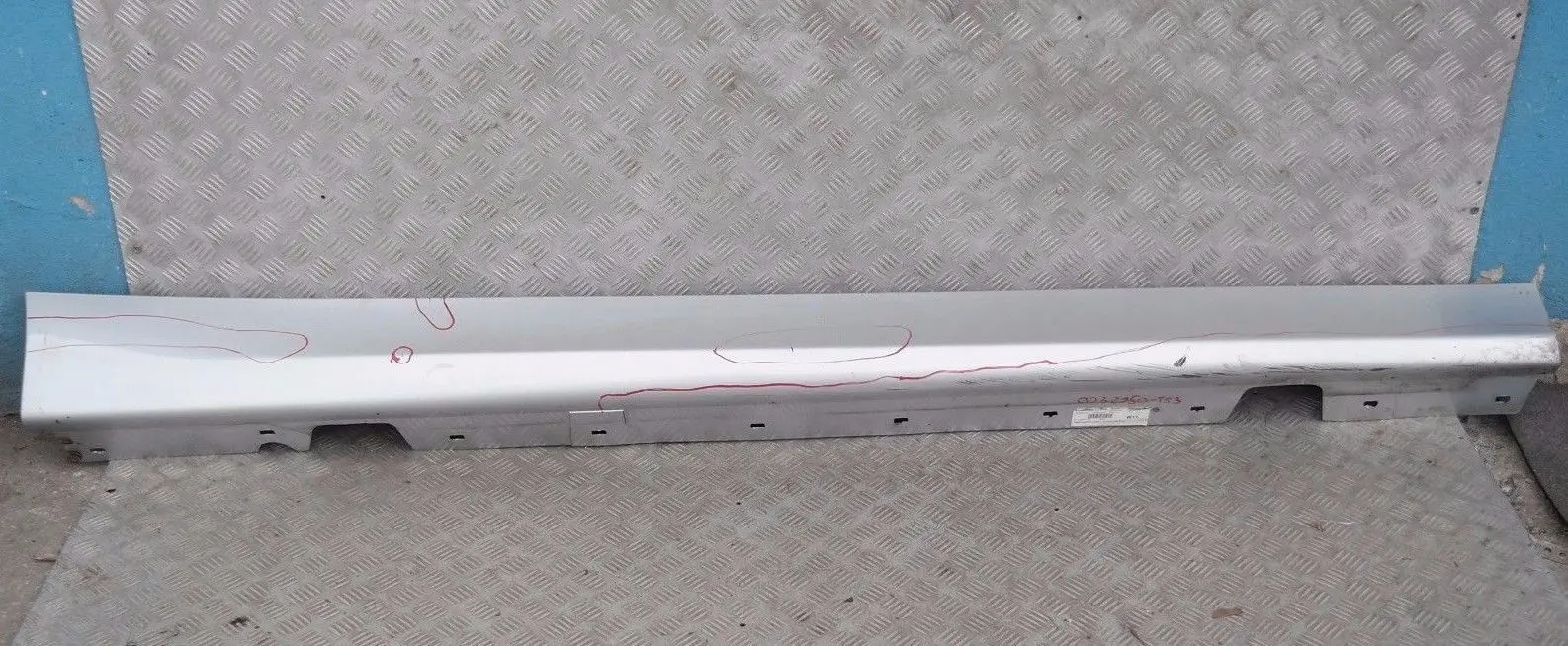 BMW 3 SERIES E90 E91 Sill Strip Side Skirt Right O/S Titansilber Metallic Silver