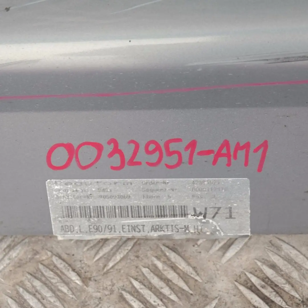 Battiscopa Laterale Sinistro Arktis Metallic - A34 per BMW E90 E91 con numero di parte 0032951 BMW E90 E91 Battiscopa Laterale Sinistro Arktis Metallic - A34 - SKU 0032951-AM1 - Numero di parte 0032951