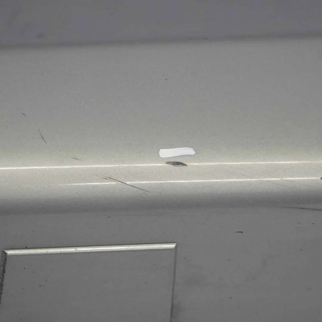 Schwellerabdeckung Seitenschweller links Arktis Metallic - A34 für BMW E90 E91 mit Teilenummer 0032951 BMW E90 E91 Schwellerabdeckung Seitenschweller links Arktis Metallic - A34 - SKU 0032951-AM2 - Teilenummer 0032951