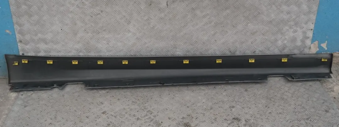 listwa nakładka próg lewy arktis A34 do BMW E90 o numerze 32951 BMW E90 listwa nakładka próg lewy arktis A34 - SKU 0032951-AM5 - Numer Części 32951