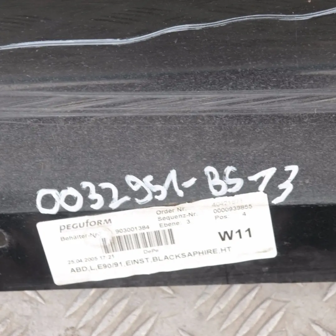 Listón de umbral faldón lateral izquierdo Zafiro negro metalizado para BMW E90 E91 con número de pieza 51770032951 BMW E90 E91 Listón de umbral faldón lateral izquierdo Zafiro negro metalizado - SKU 0032951-BS13 - Número de pieza 51770032951