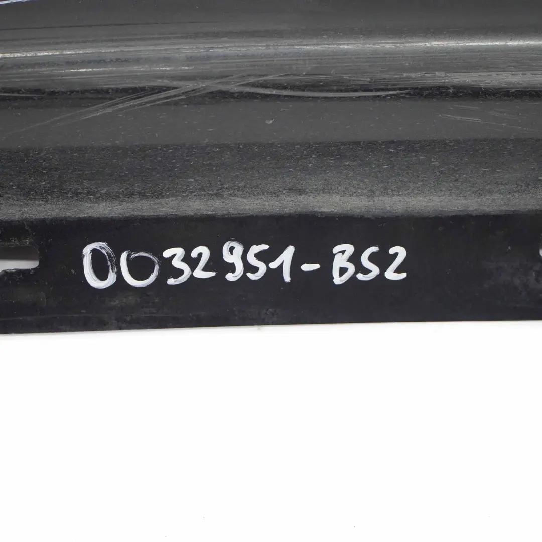 Listello Portiera Apertura Gonna SX Black Sapphire Metallico - 475 per BMW E90 E91 con numero di parte 32951 BMW E90 E91 Listello Portiera Apertura Gonna SX Black Sapphire Metallico - 475 - SKU 0032951-BS2 - Numero di parte 32951