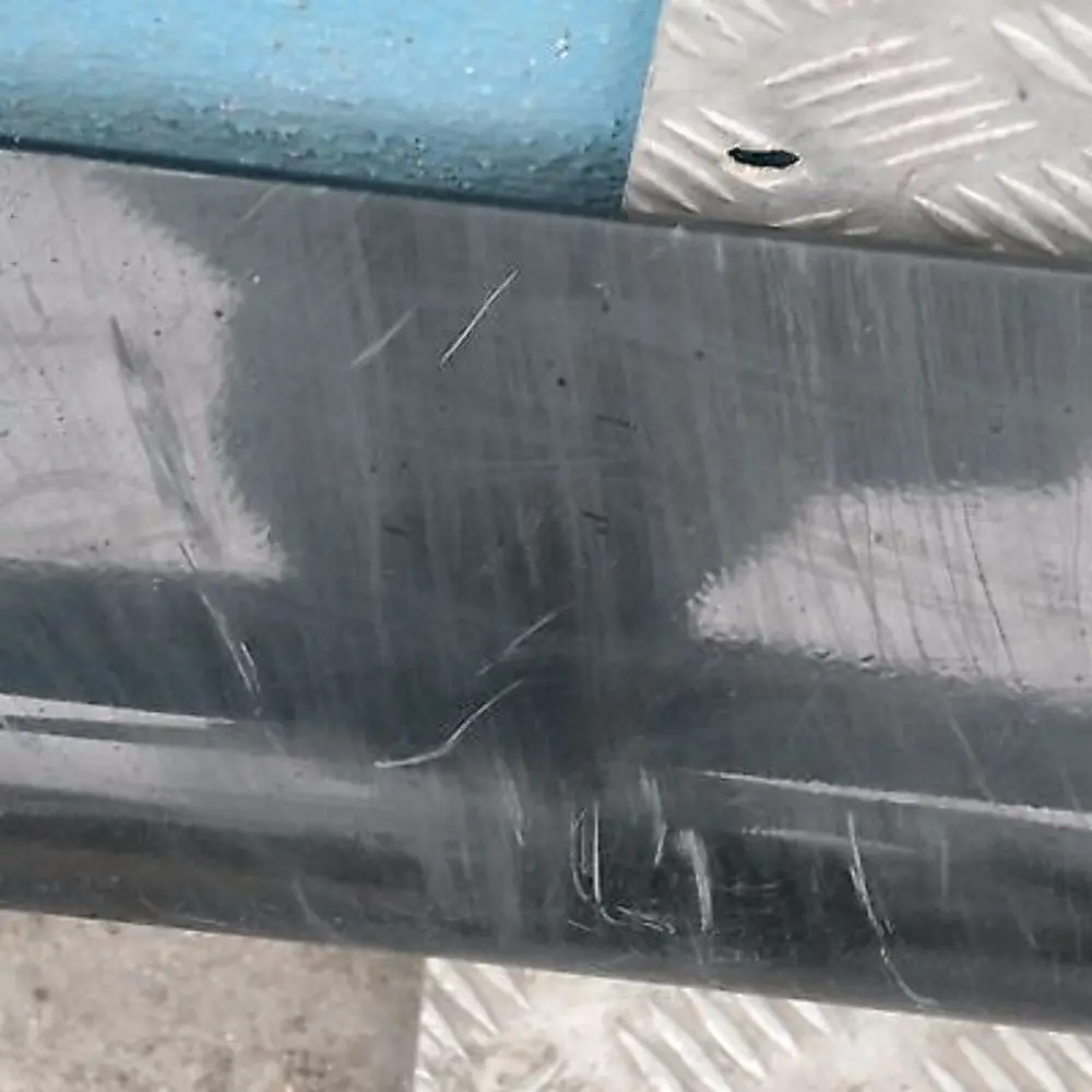 Listello Portiera Apertura Gonna SX Black Sapphire Metallica per BMW E90 E91 con numero di parte 51770032951 BMW E90 E91 Listello Portiera Apertura Gonna SX Black Sapphire Metallica - SKU 0032951-BS7 - Numero di parte 51770032951