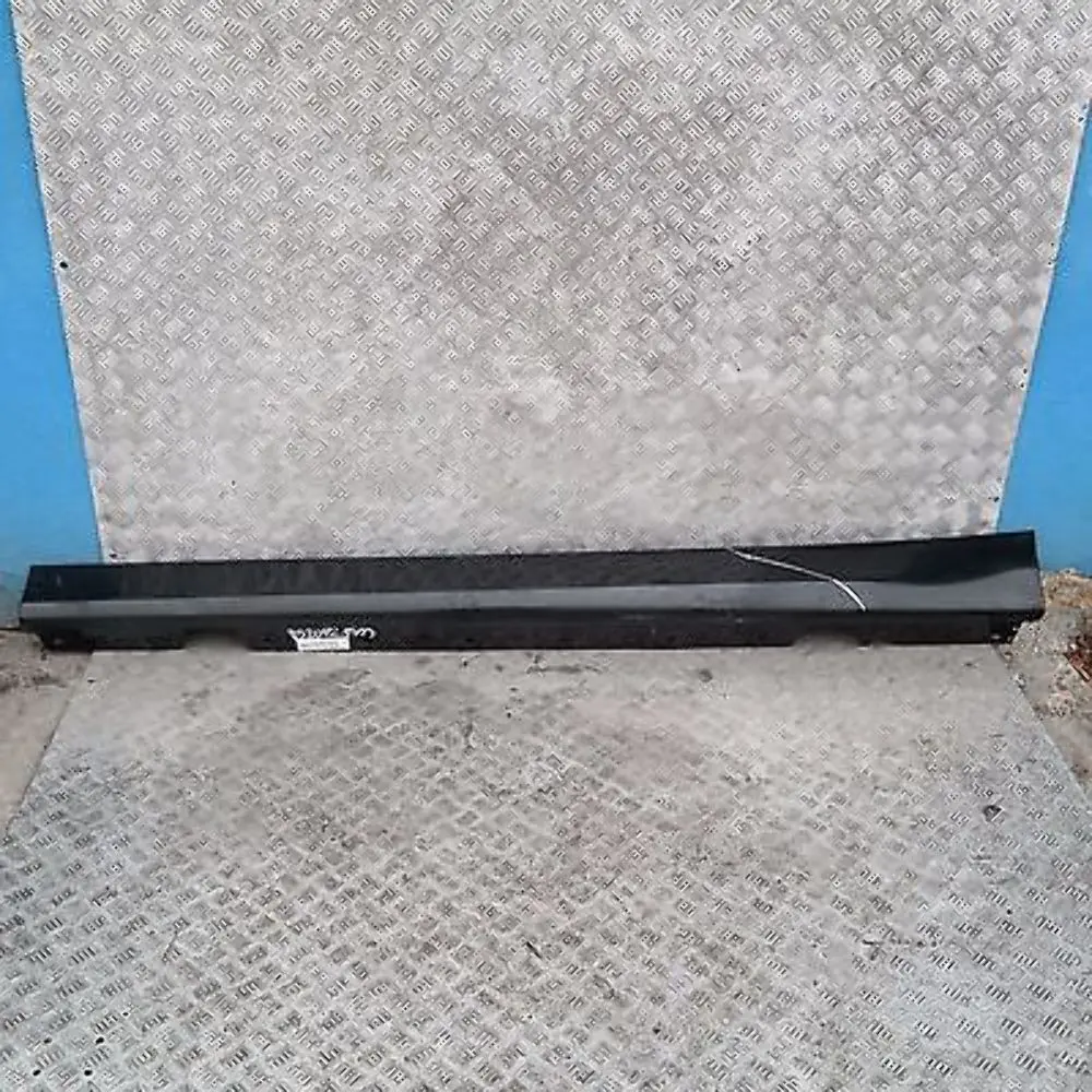 Listwa Progowa Boczna Lewa Czarny Szafir Metalik - 475 do BMW E90 E91 o numerze 51770032951 BMW E90 E91 Listwa Progowa Boczna Lewa Czarny Szafir Metalik - 475 - SKU 0032951-BS7 - Numer Części 51770032951