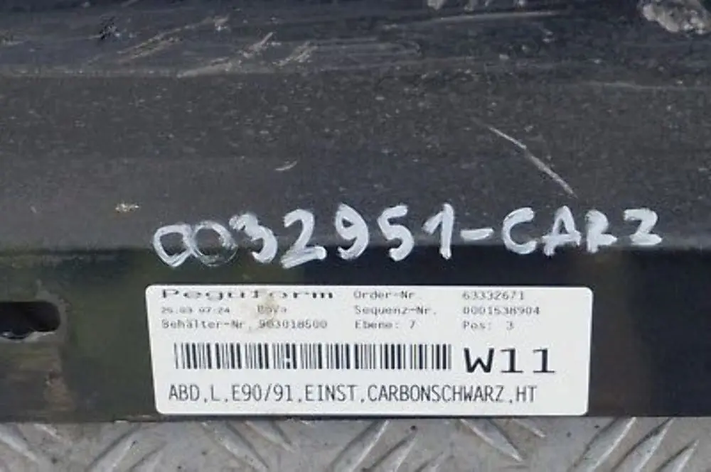 Schwellerleiste Blende Schweller links Carbonschwarz Metallic 416 für BMW 3 E90 E91 mit Teilenummer 0032951 BMW 3 E90 E91 Schwellerleiste Blende Schweller links Carbonschwarz Metallic 416 - SKU 0032951-CAR2 - Teilenummer 0032951