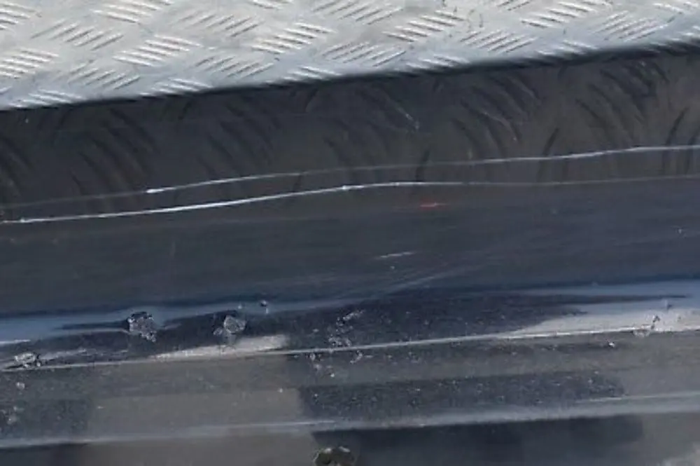 Sill strip side trim skirt left N/S Carbonschwarz Carbon to BMW 3 SERIES 2 E90 E91 with Part number 0032951 BMW 3 SERIES 2 E90 E91 Sill strip side trim skirt left N/S Carbonschwarz Carbon - SKU 0032951-CAR2 - Part number 0032951