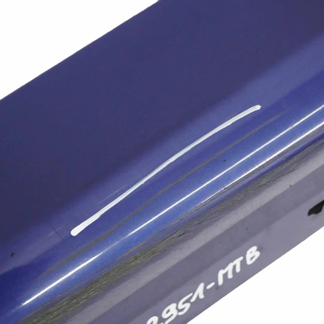 Seitenverkleidung Schwellerleiste links Montegoblau Blau - A51 für BMW E90 E91 mit Teilenummer 0032951 BMW E90 E91 Seitenverkleidung Schwellerleiste links Montegoblau Blau - A51 - SKU 0032951-MTB1 - Teilenummer 0032951